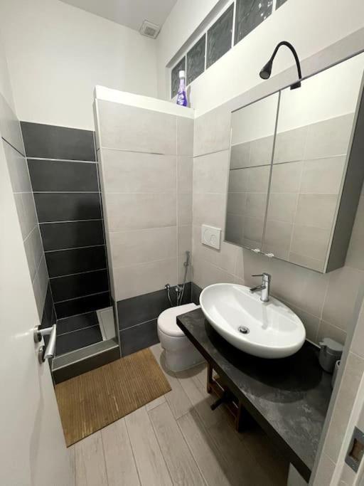 Domus Art Suites Merulana Rom Exterior foto